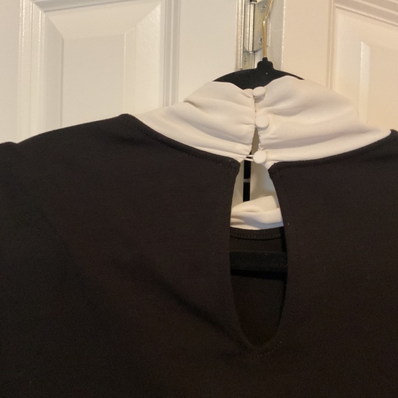 Previously loved twofer top by WHBM - Excellent condition - Picture 7 of 8